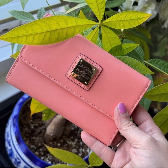 Dooney & Bourke Pink and Tan Woven Leather Tote with matching wallet included - Picture 3 of 13